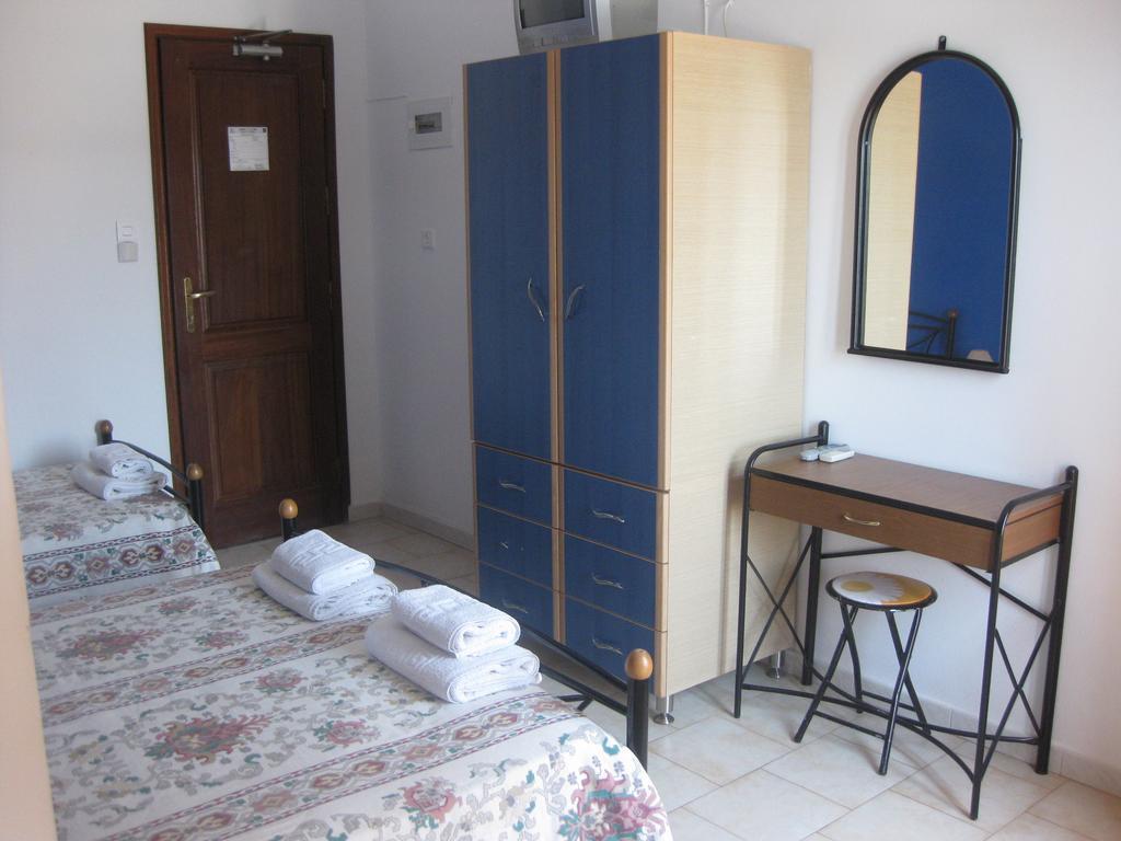Calypso Hotel Lipsi Room photo